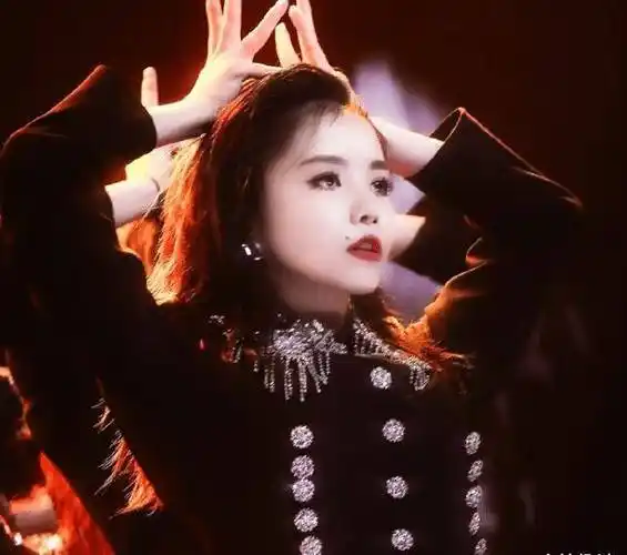 都说安崎的"媒婆痣"太凶,当帮她把痣p掉之后,网友:神仙颜值_时候_表情