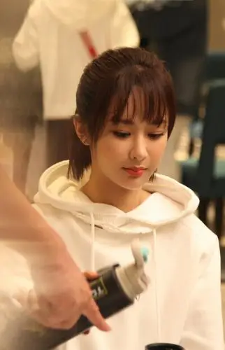 杨紫亲爱的,热爱的剧照三宫格