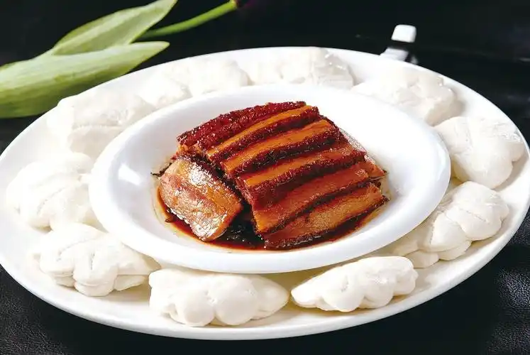 招牌酸菜黑鱼与经典香锅