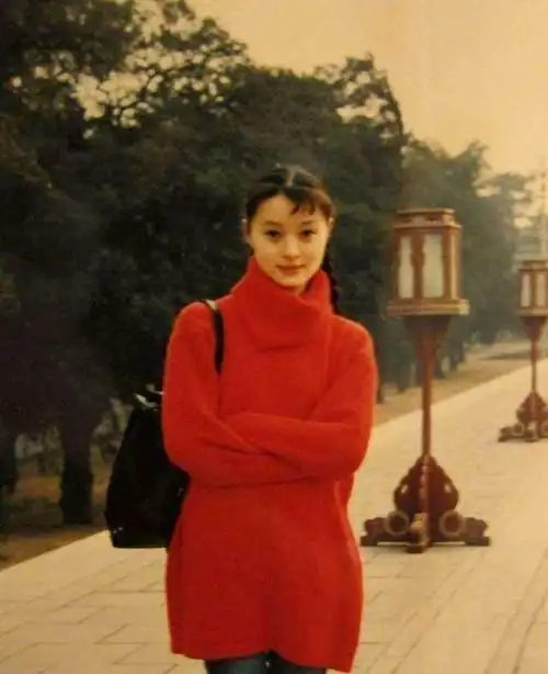 我的前半生吴越旧照被爆,怪不得敢素颜演凌玲