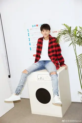 李明德余承恩情头