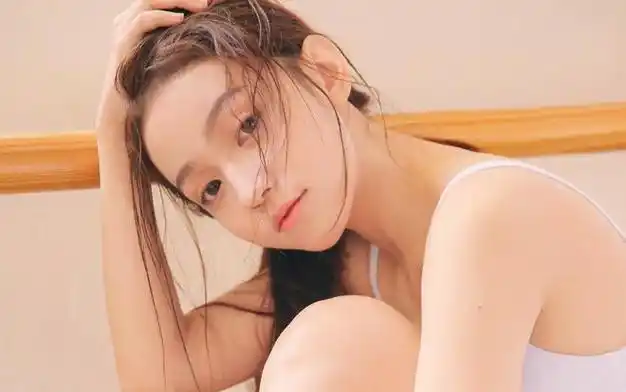 妻子妹妹半身瘫痪住进我家老婆拜托我帮忙照顾一下她连上厕所都要我