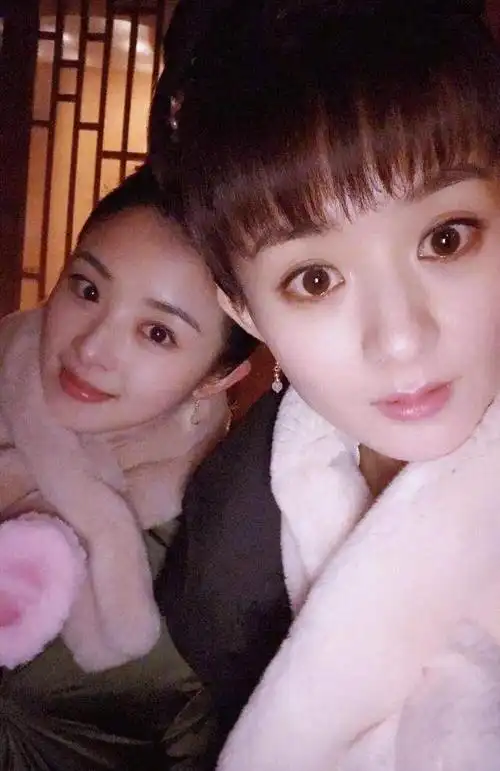 数年之后,张含韵重新登上了《浪姐》的舞台,并因其出色的演技再次受到