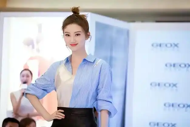 天眼查显示"无限畅"成立于2021年4月7号,从成立到签约景甜代言,仅仅