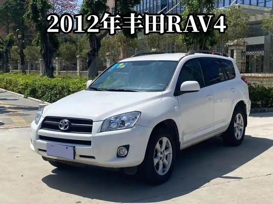 丰田rav4越野车