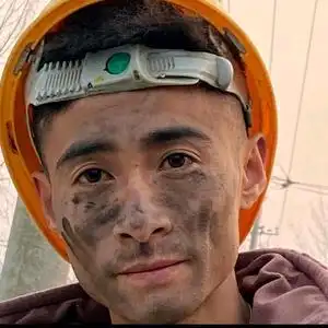 小黑孩～休息中头像