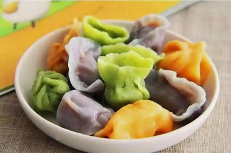 《彩色水饺》江天(湖北)老师作品