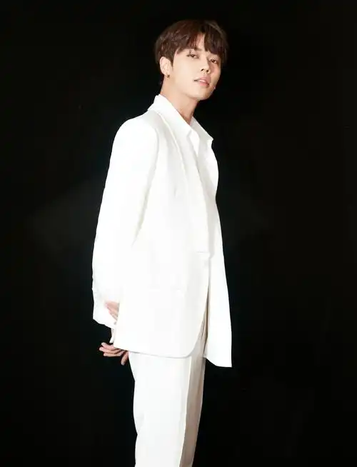 林彦俊白天鹅王子写真图片18