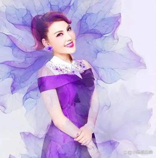 乌兰图雅根本没有丰厚的歌唱底子,就是个商业包装出来的假唱歌手"