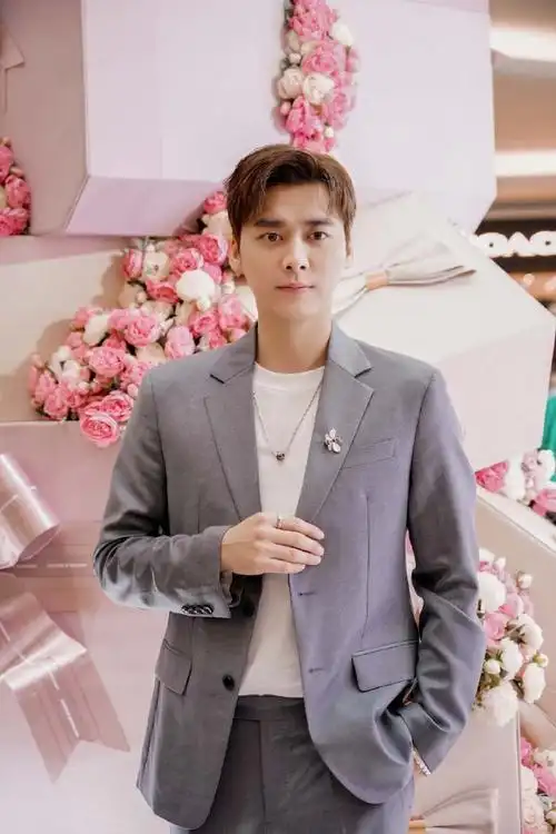 李易峰被定制了