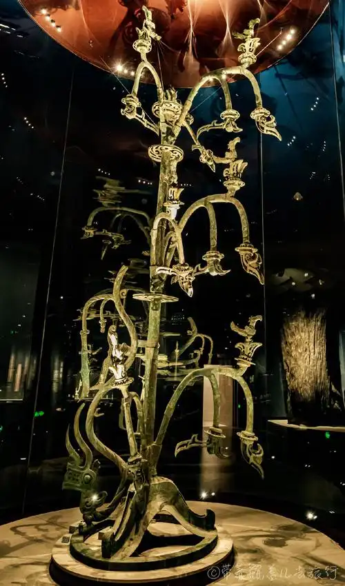 盗墓笔记里秦岭通天神树的原型三星堆这3000年前的青铜树太神秘