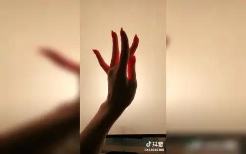 【京剧王梦婷】纤纤玉指如青葱|京剧兰花指手势_哔哩哔哩 (゜-゜)つロ