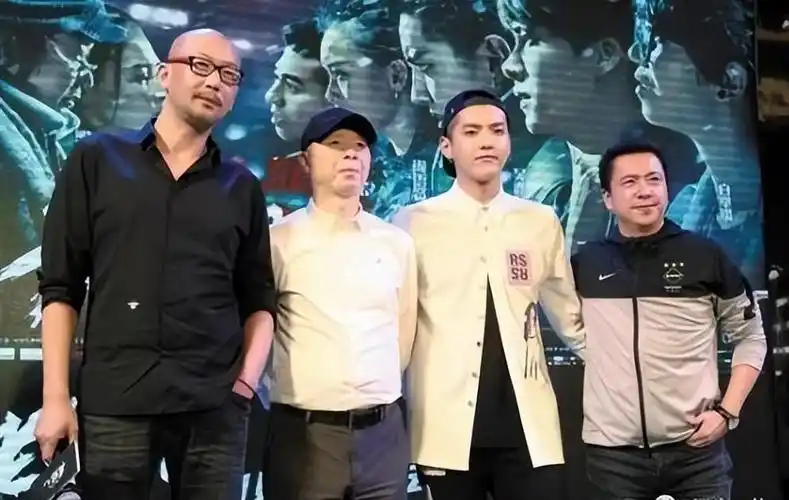 冯小刚,管虎当年还力捧吴亦凡,说他有个性,有国际巨星范儿,果然一语成