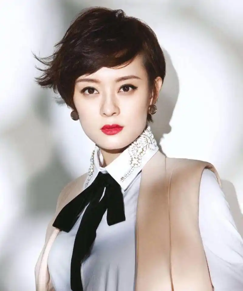 孙俪抽烟被怼!3个月不戒烟就出娱乐圈