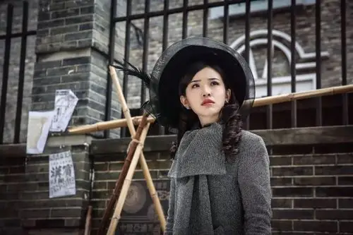 唐黛云(金雯昕 饰)在案件匪夷所思的外表之下,潜藏着人性的欲望.