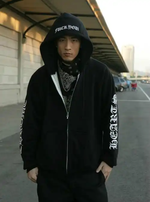 p>teddy,本名朴洪俊(         ),1978年9月14日出生于韩国,韩国歌手