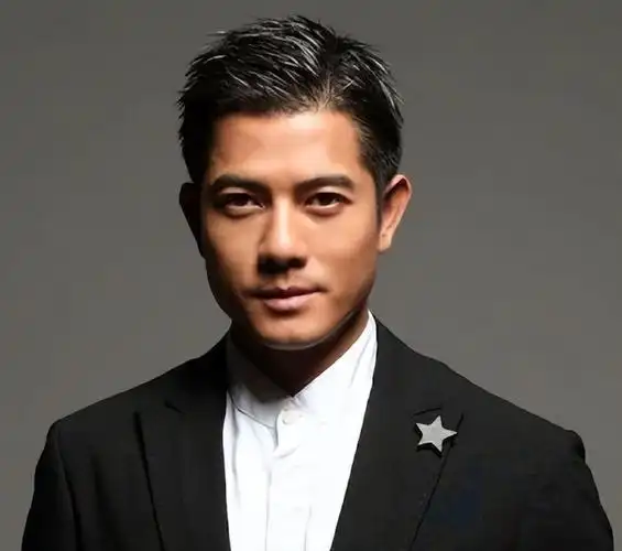 在娱乐圈40年,和小21岁的女友结婚,郭富城即使变老也很有魅力_腾讯