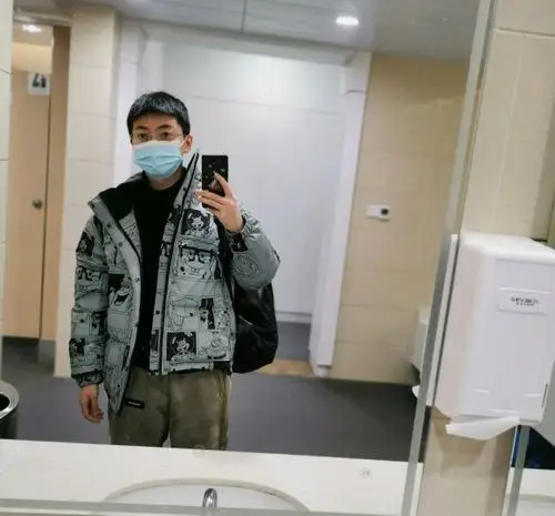 网恋究竟多坑爹男网友千里奔现在酒店帮女友写了一晚上作业