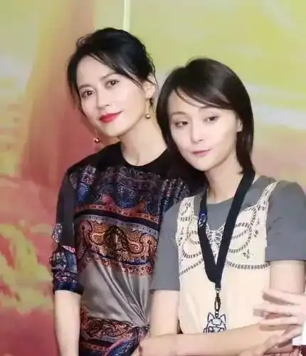 大写的颜值逆!曾经土掉渣的她,没想到现在这么美了