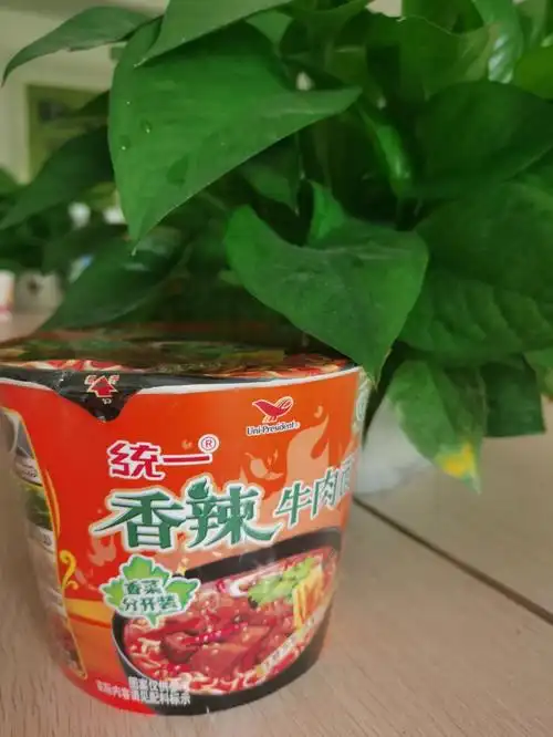 统一香辣牛肉面面