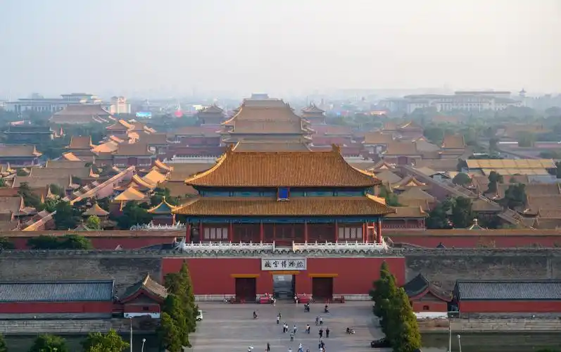 游览北京故宫除了进去参观外,还有一个地方可以说不得不去,这里是俯瞰