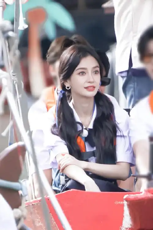 angelababy卷发双马尾##杨颖双马尾校服造型##今日星拍放送