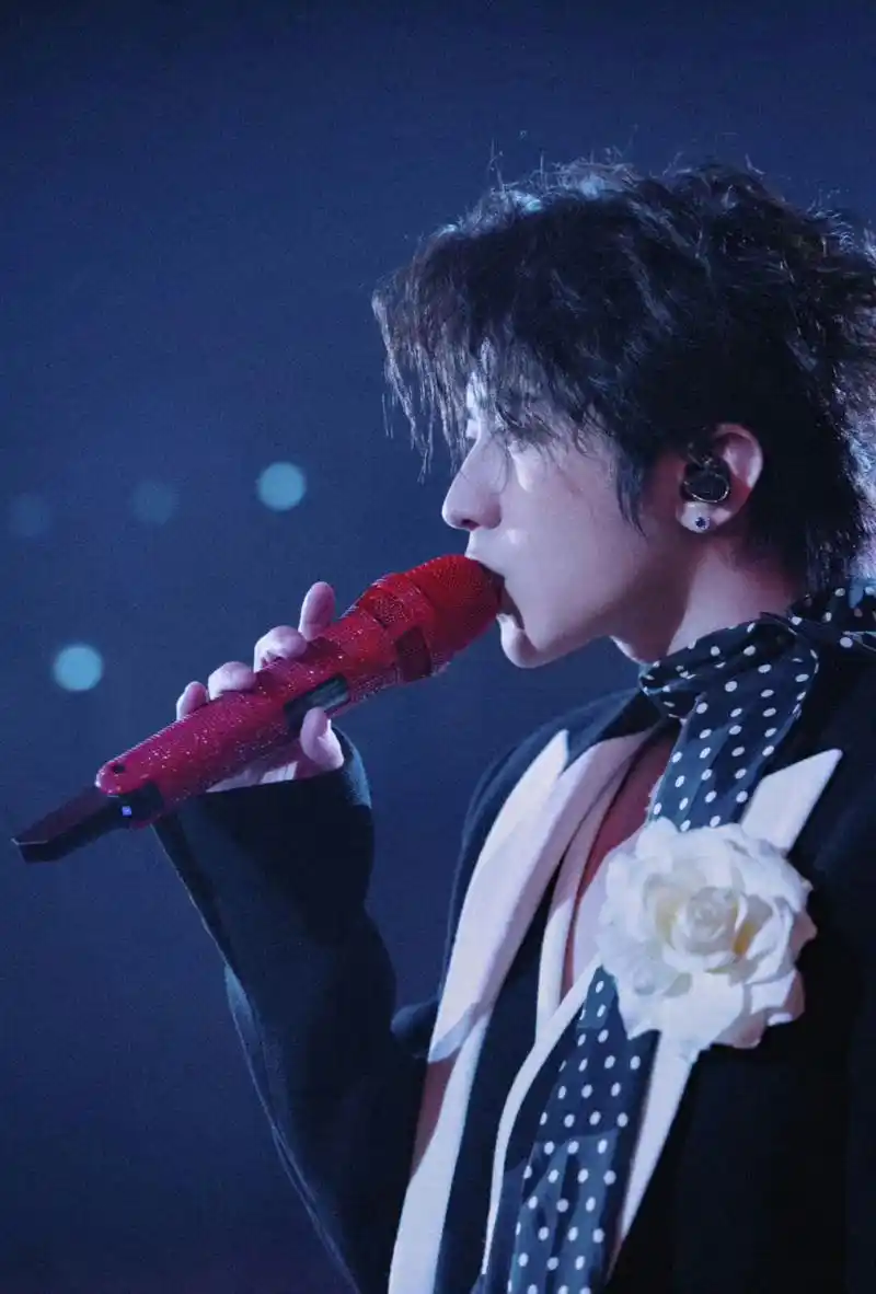 蔡徐坤2023迷巡回演唱会,首位在泰国开演唱会的内地歌手  蔡徐坤首场