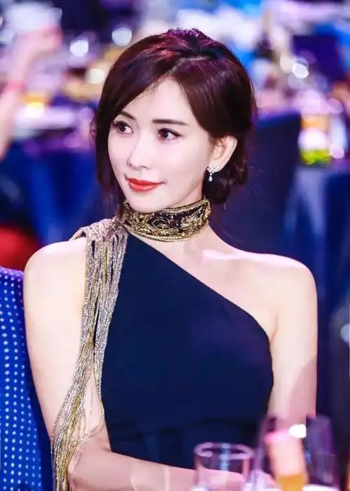 48岁林志玲:主动求婚,被逼退圈_腾讯新闻