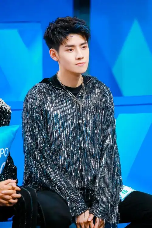 创造营2019任豪帅气舞台照图片