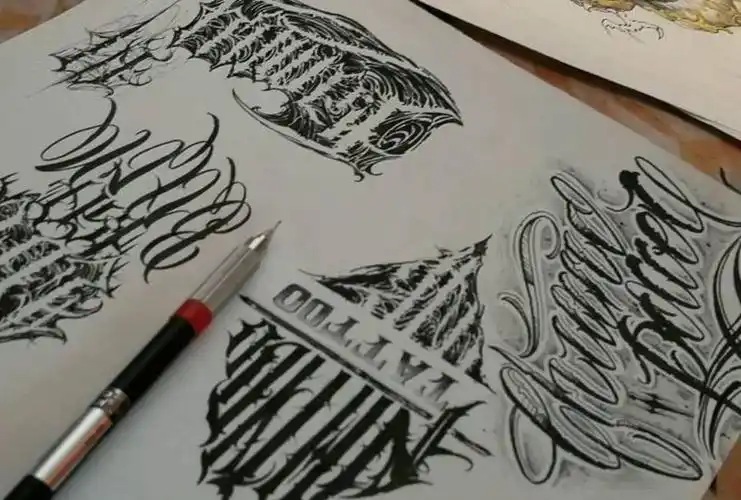 手稿纹身图片_手部手臂花体字欧美写实chicano花体字字母纹身图案