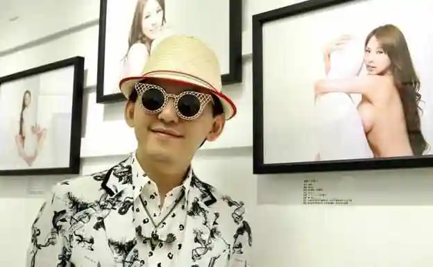 曾宝仪45岁仍孤身一人,前男友爆出分手原因,网友:太奇葩