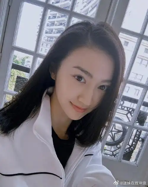 #景甜素颜自拍照#