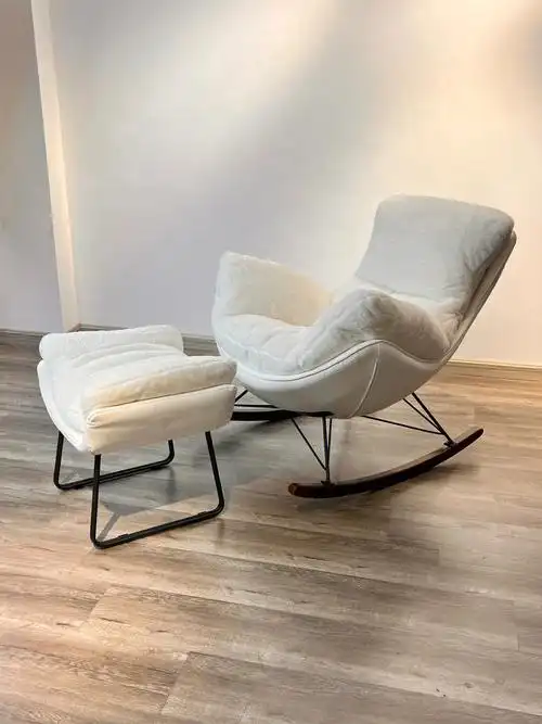 毛绒绒的手感坐感,躺上去就不想起来#摇摇椅  #家居休闲椅  #懒人摇