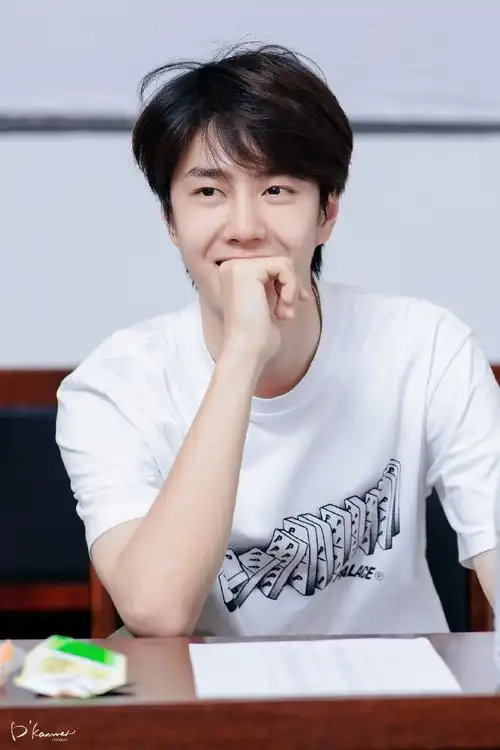 王一博冰雨火剧本围读旧照##王一博冰雨火