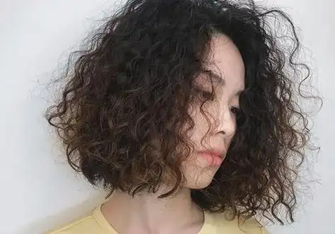 怎么这么多做全头螺旋烫的 小卷烫发发型没螺旋烫真不行