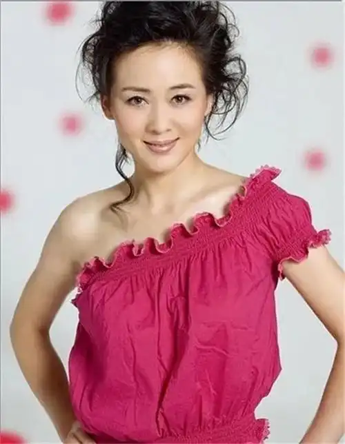 回顾李琳一婚嫁名导人财两空再婚奥运冠军李大双51岁被宠成公主