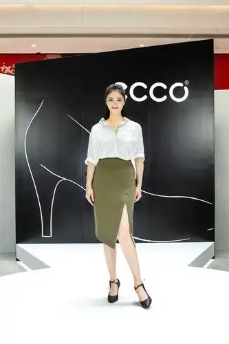 蒋欣山城助阵ecco演绎都市优雅新风尚