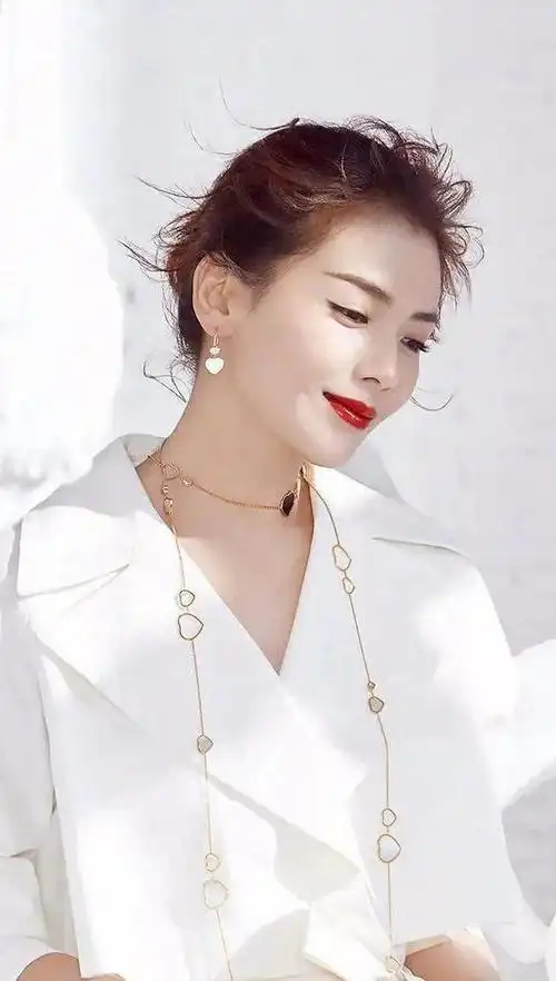 中国四大有魅力女明星,一个比一个美丽动人,你对谁情有独钟?