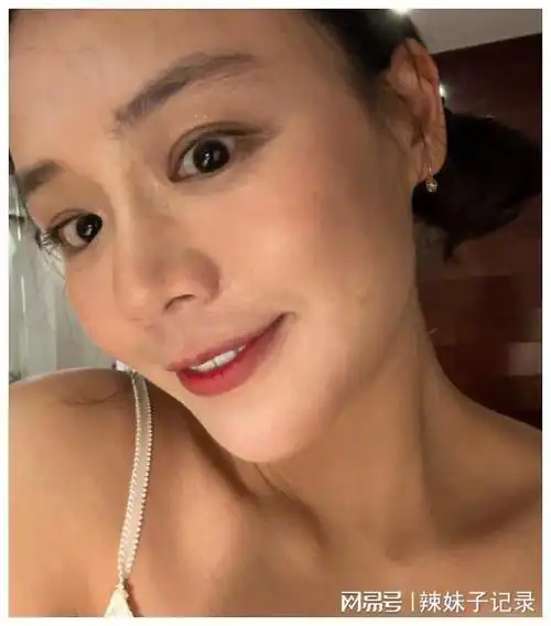 如今,看到马思纯在情人节如此开心的照片和动态,可以看出她对于这一段