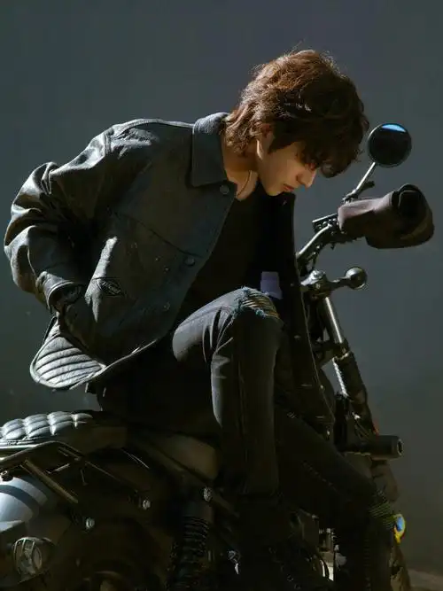 真是麻雀吃了蟋蟀——雀食蟀[doge][doge][doge]#蔡徐坤  #蔡徐坤ikun