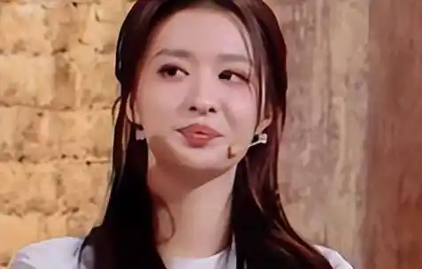 网友看多了翻白眼的视频后,都忍不住吐槽:"这王楚然哪里长得像刘亦菲?