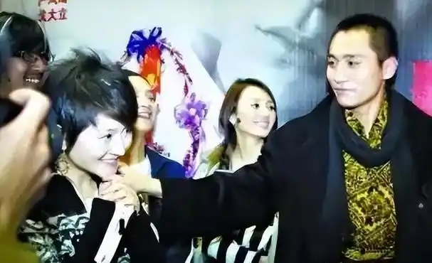 刘烨,作为新晋演员,被选中在电影《蓝影》中挑大梁,不过,刘烨对那个