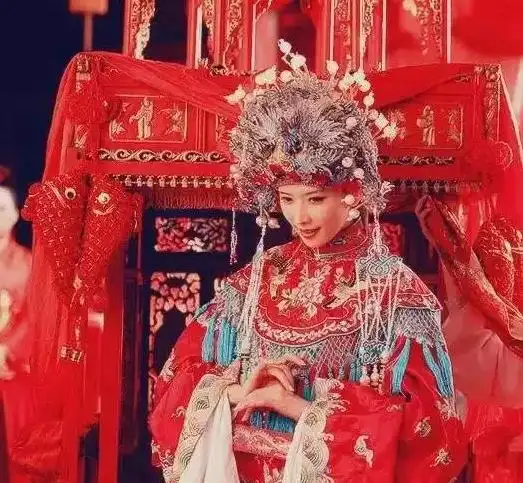 古代婚礼凤冠霞帔图片,中国传统婚服凤冠霞帔图片-图片大观-奇异网