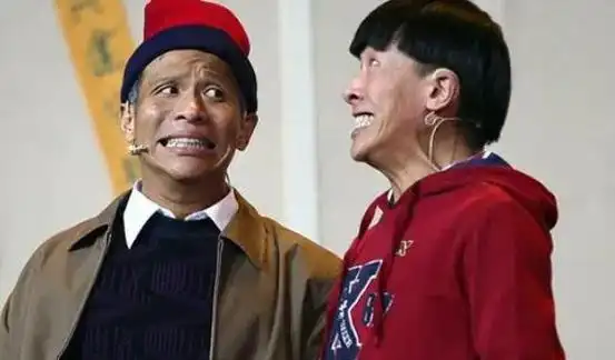 宋小宝最早火起来是在2011年,因为和赵本山一起主演了一个小品《相亲