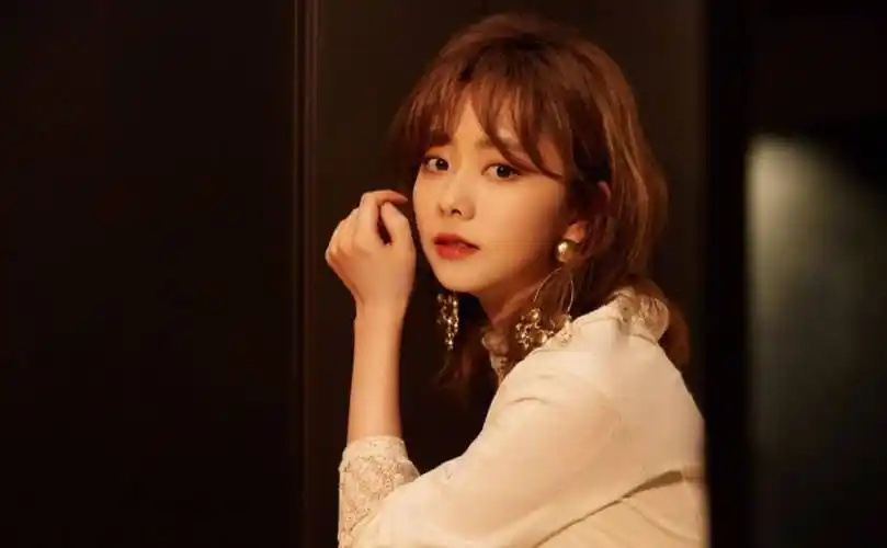 改名之后爆红的5大女星,刘亦菲杨紫谭松韵,谁的原名更好听?