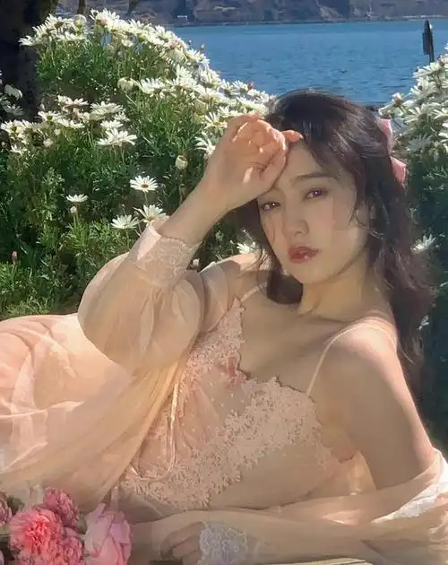 网红学霸美女张浩昕大理写真大片可爱中带着性感女神级别