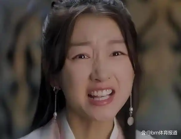 张国立和范伟都带不动,拍烂片的后果,在32岁的周冬雨身上应验了