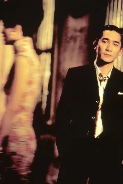 《花样年华》来看梁朝伟的神演绎周慕云