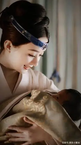 重看《知否》才发现赵丽颖抱着团哥这组照片根本不像演的,好真实