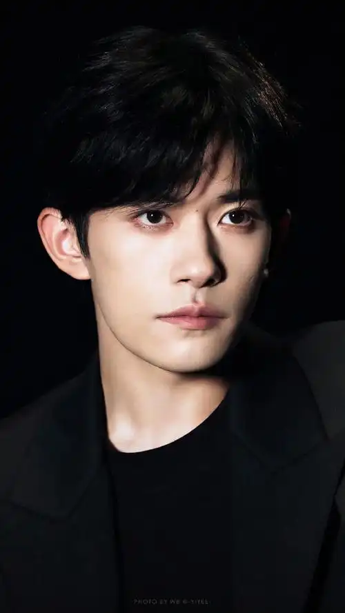 #易烊千玺舒淇合作新片将开机#